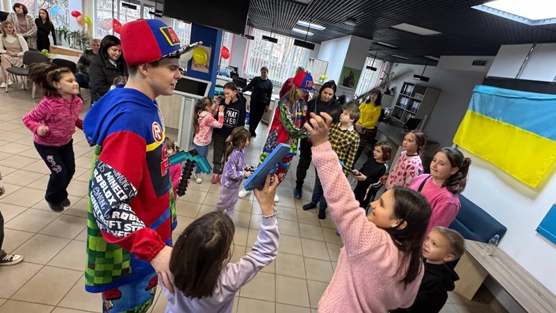 У Дніпровському міському центрі соціальних служб для родин із дітьми влаштували розважальну програму - 20.11.2025