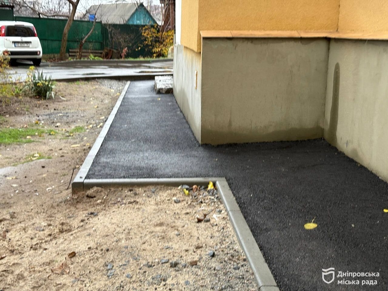 У Дніпрі продовжують ремонтувати міжпанельні шви у будинках ОСББ - 20.11.2025