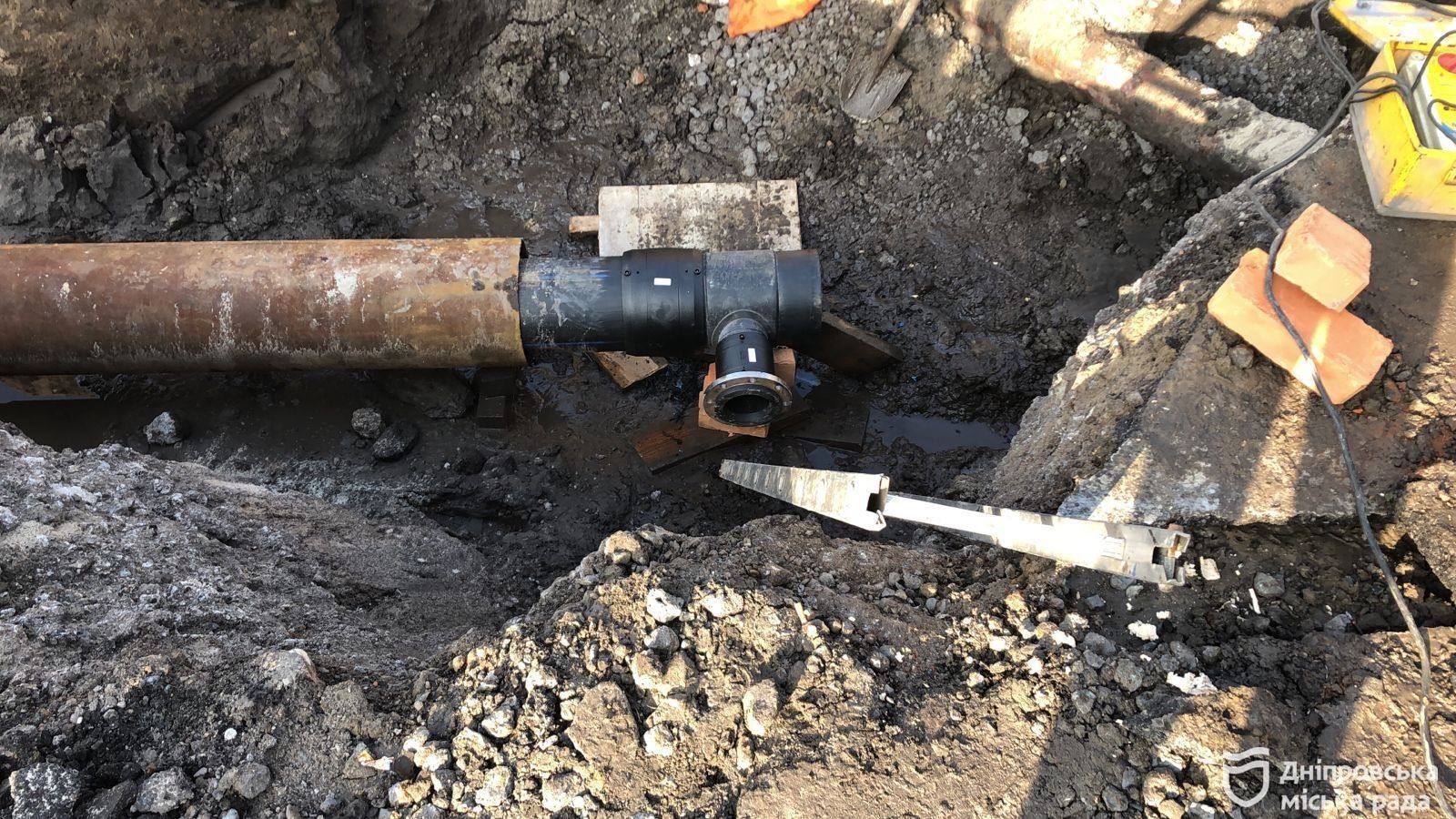 Фахівці «Дніпроводоканалу» оперативно ліквідовують пошкодження на вул. Івана Нечуя-Левицького. -21.11.2025