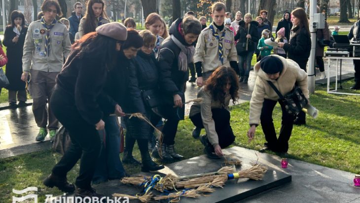У Дніпрі відбулася акція вшанування пам’яті жертв Голодоморів