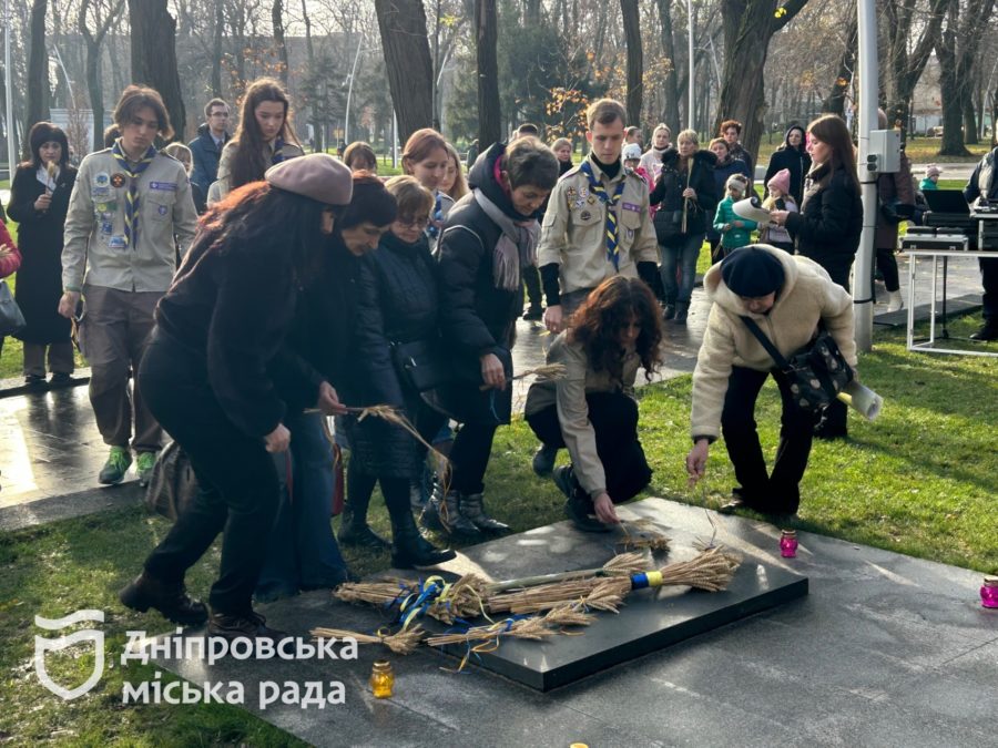 У Дніпрі відбулася акція вшанування пам’яті жертв Голодоморів