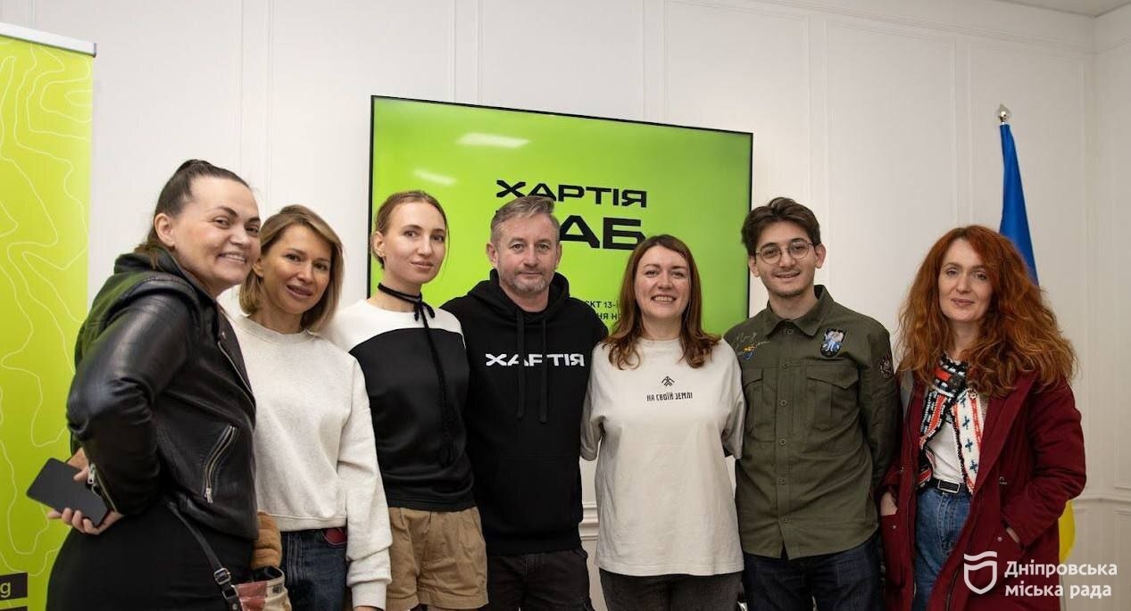 У Дніпрі молодь зустрілася з відомим письменником Сергієм Жаданом. -24.11.2025