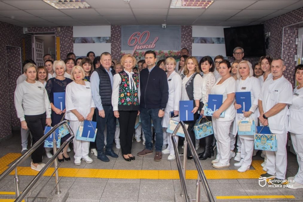 Дніпровська стоматполіклінка відзначає ювілей: оновлення, розширення послуг і допомога військовим - 28.11.2025