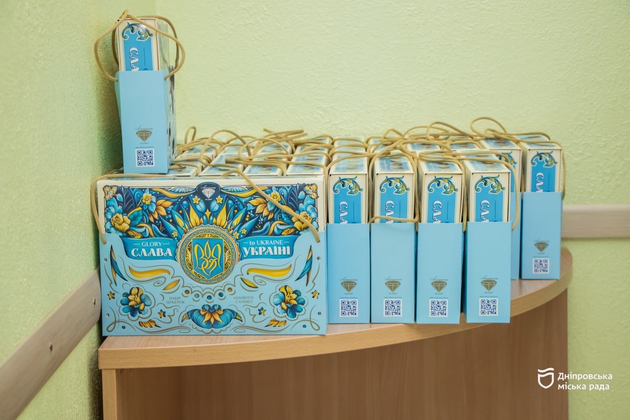 Дніпровська стоматполіклінка відзначає ювілей: оновлення, розширення послуг і допомога військовим - 28.11.2025