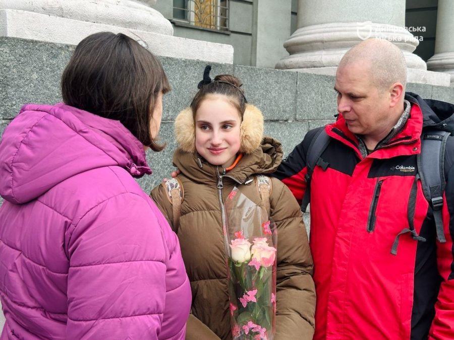 До Дніпра з відпочинку в таборах на прикарпатті повернулись 198 дітей 29.11.2025