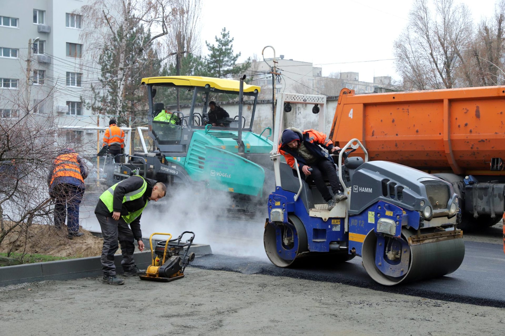У Дніпрі реконструюють двір 118-го будинку на Перемозі - 27.11.2025