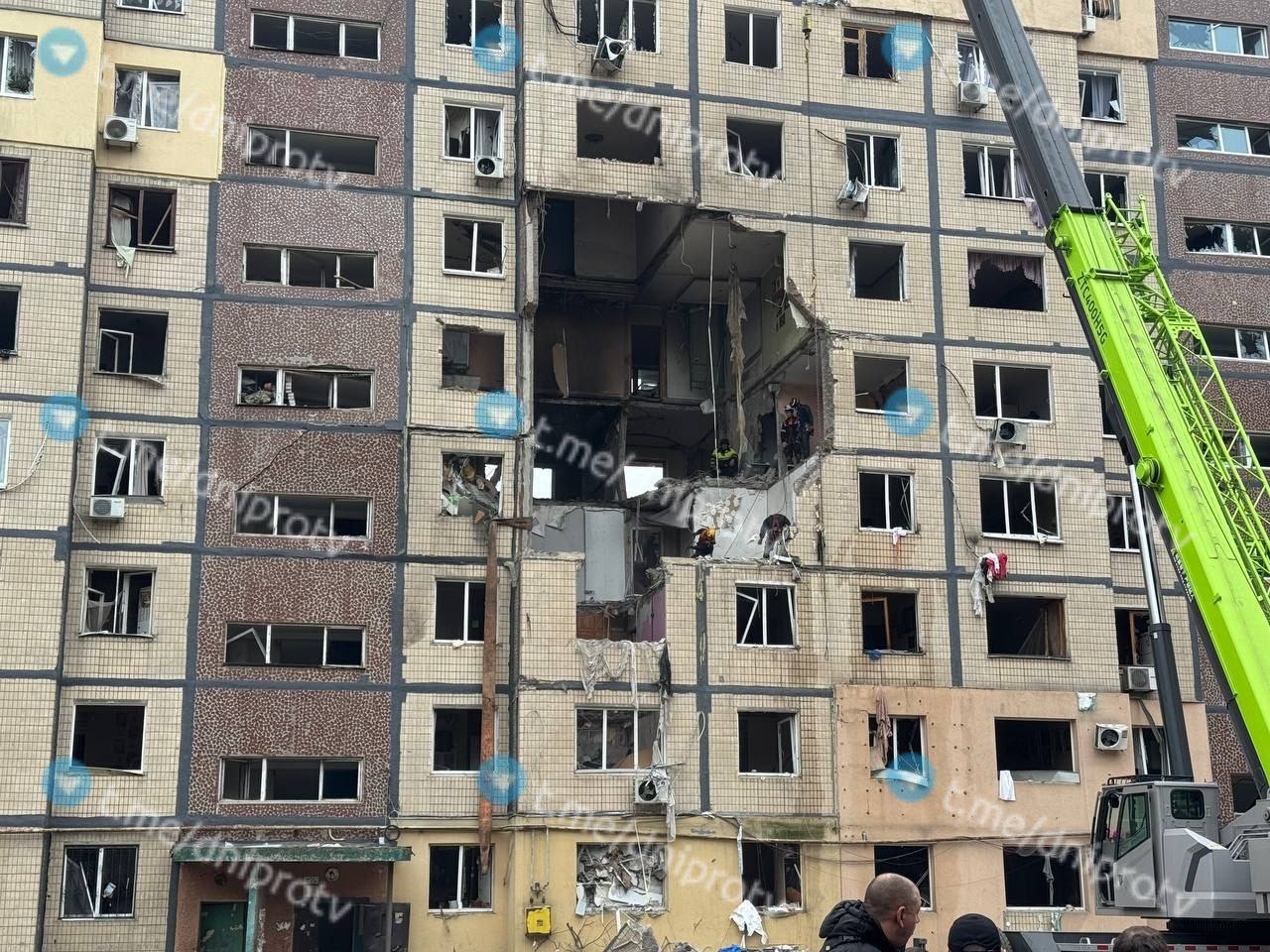 Наразі у Дніпрі відомо про трьох загиблих в результаті удару БпЛА по багатоповерхівці