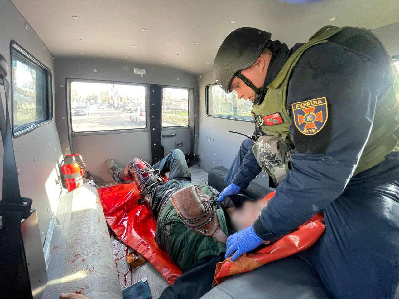 У Нікополі внаслідок удару російського FPV-дрона постраждали п’ятеро людей - 15.11.2025