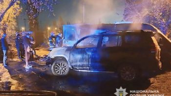 Підпал автівок на замовлення у Дніпрі: палія затримали - 17.11.2025