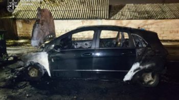 Підпал автівок на замовлення у Дніпрі: палія затримали - 17.11.2025