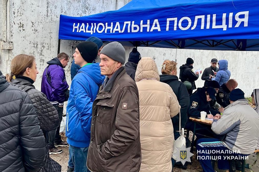 Станом на 16:00 правоохоронці прийняли майже 130 заяв від потерпілих щодо пошкодженого майна. -18.11.2025