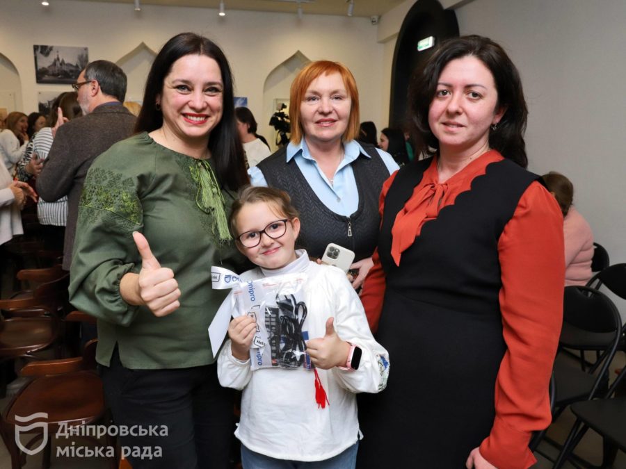 У Дніпрі дітям, чиї батьки загинули, захищаючи Україну, придбали омріяні музичні інструменти 25.11.2025