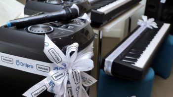 У Дніпрі дітям, чиї батьки загинули, захищаючи Україну, придбали омріяні музичні інструменти 25.11.2025