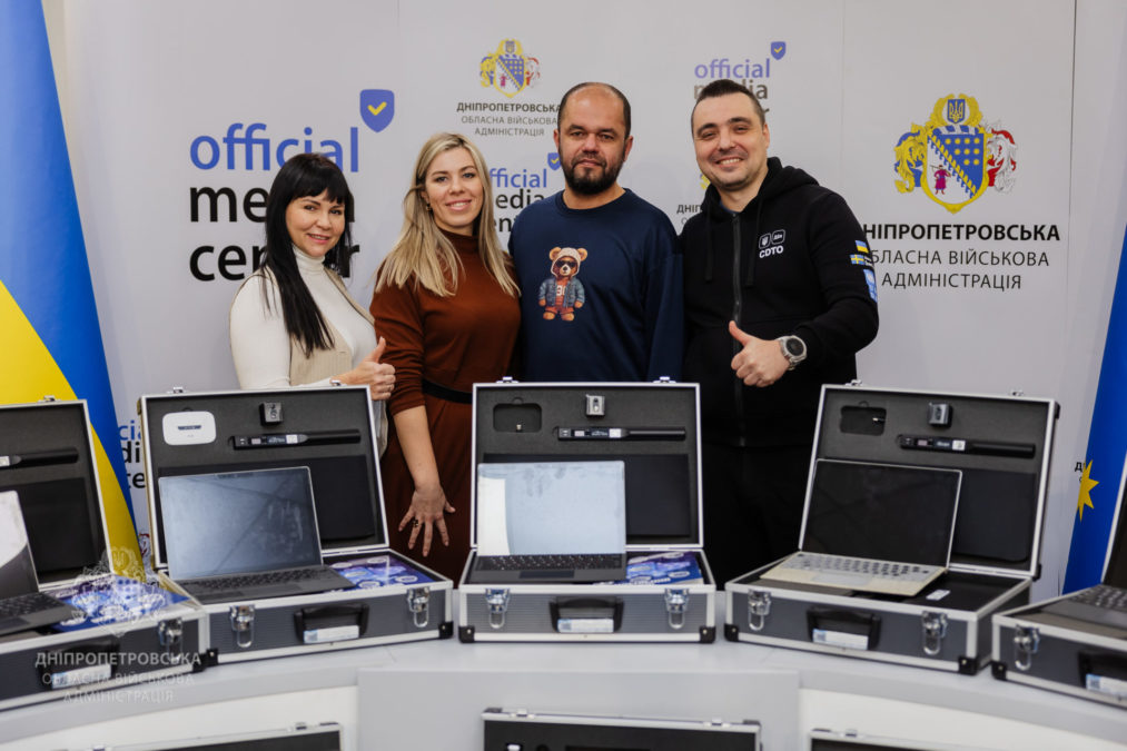 Дніпропетровщина забезпечила громади мобільними ЦНАП-кейсами - 23.12.2025