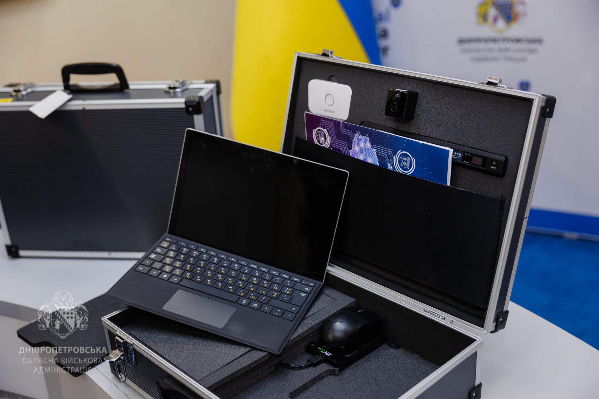 Дніпропетровщина забезпечила громади мобільними ЦНАП-кейсами - 23.12.2025