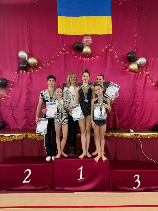 b0b068aa 04e9 44a8 ad0d 812ee975d074 Покровські акробати здобули три медалі на чемпіонаті України - 13.12.2025