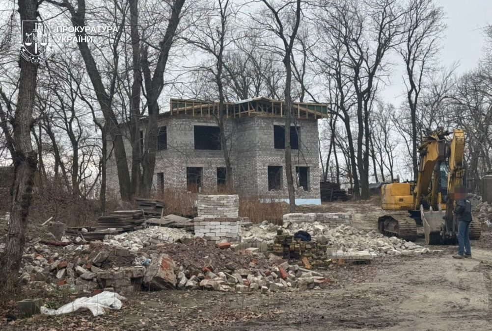 На Дніпропетровщині викрили двох учасників схеми незаконної приватизації земель - 01.12.2025