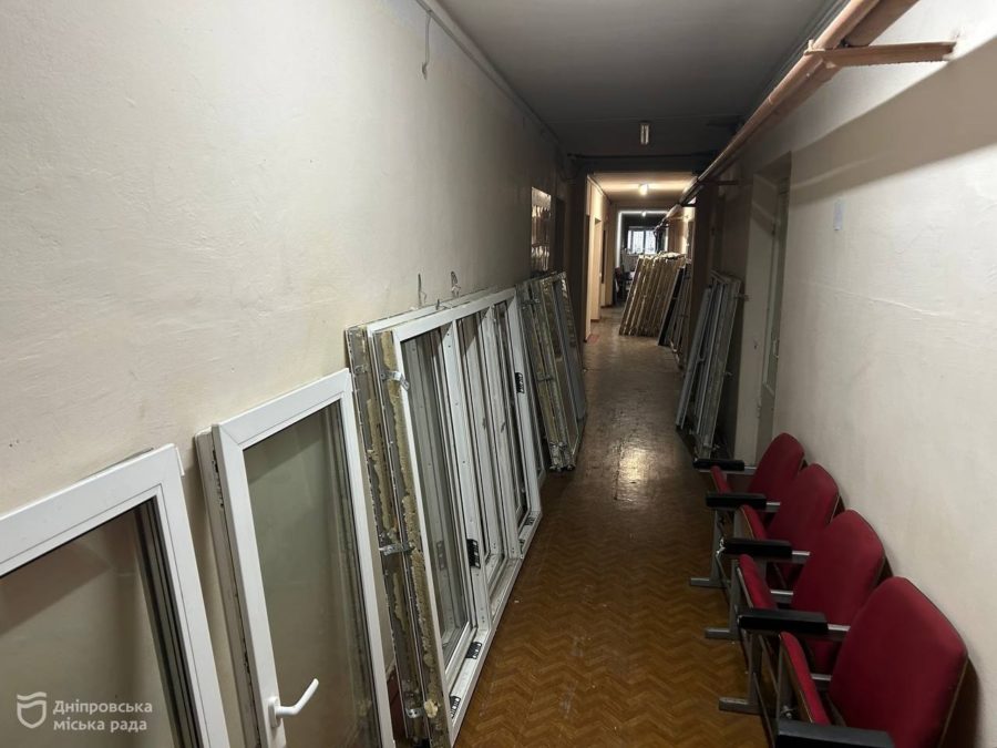 Дніпро відновлюється після обстрілів: міжнародні партнери ремонтують будинки - 03.12.2025