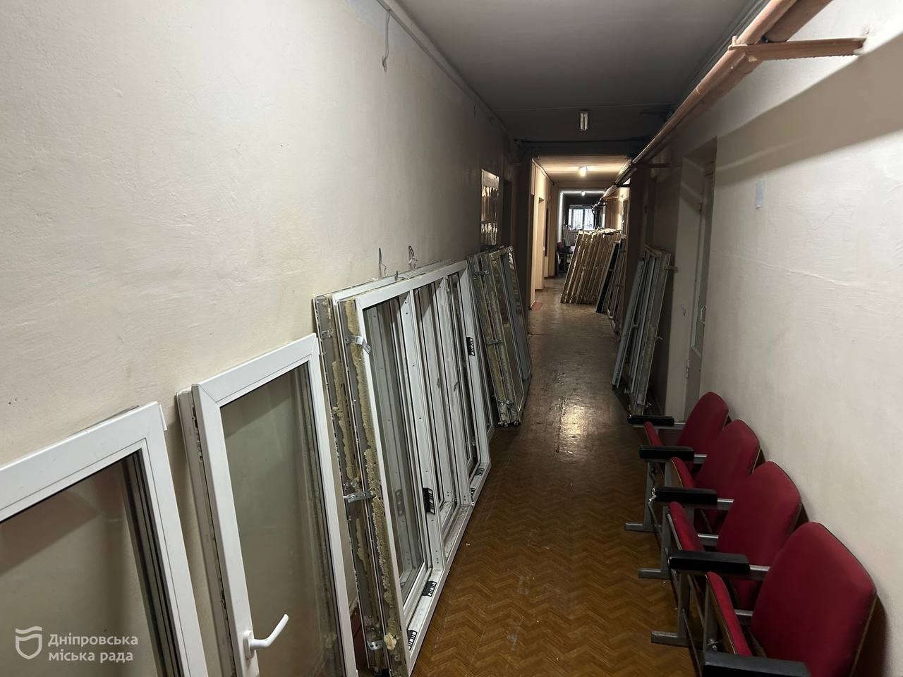 Дніпро відновлюється після обстрілів: міжнародні партнери ремонтують будинки - 03.12.2025