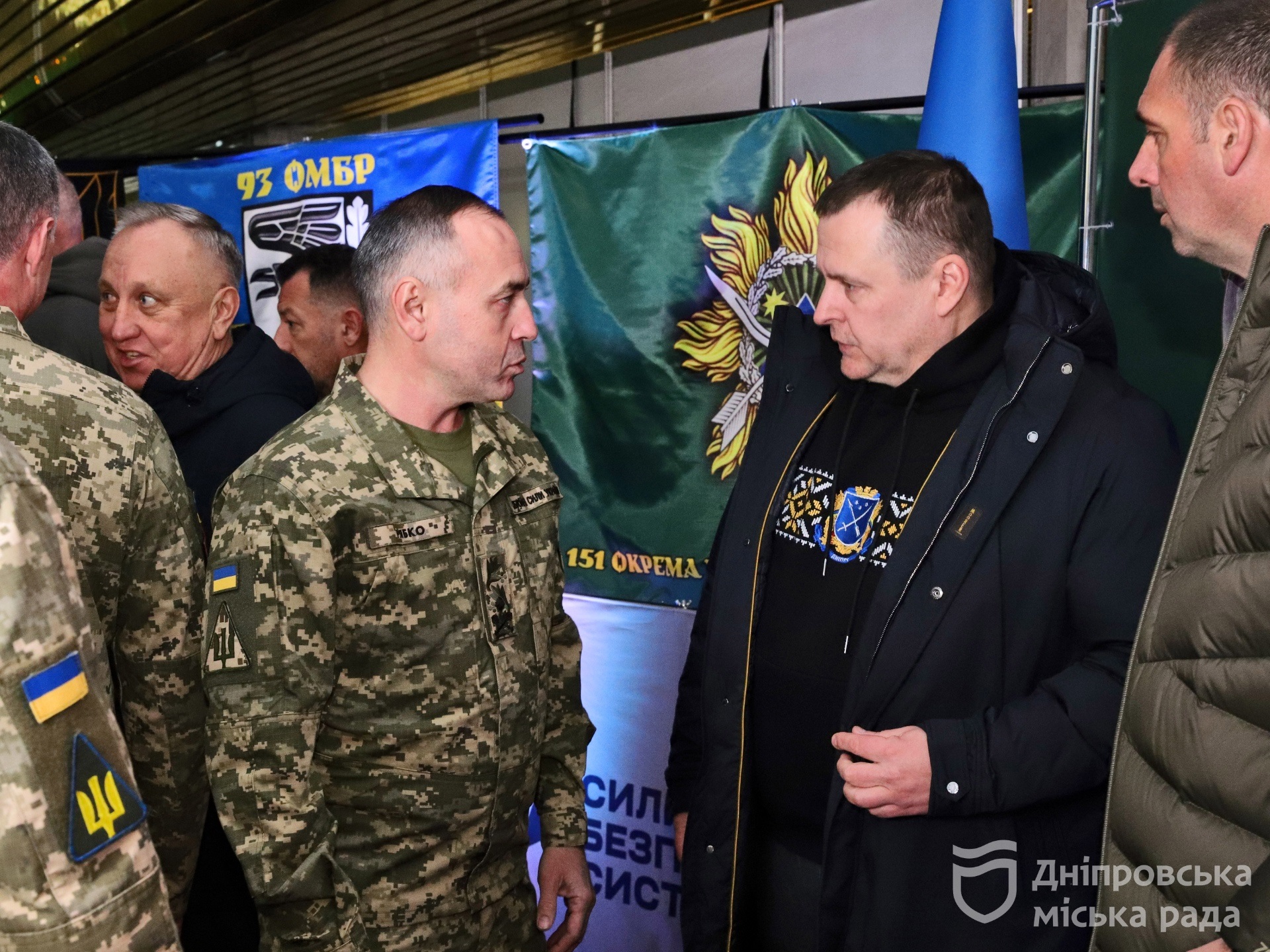 Зустріч справжніх однодумців до Дня ЗСУ. До Дніпра зʼїхалися славетні оборонці — від Нацгвардії до бойових бригад різних регіонів