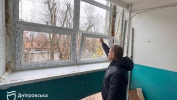 Соборний район: заміна вікон у житлових будинках, постраждалих через ворожий обстріл - 6.12.2025