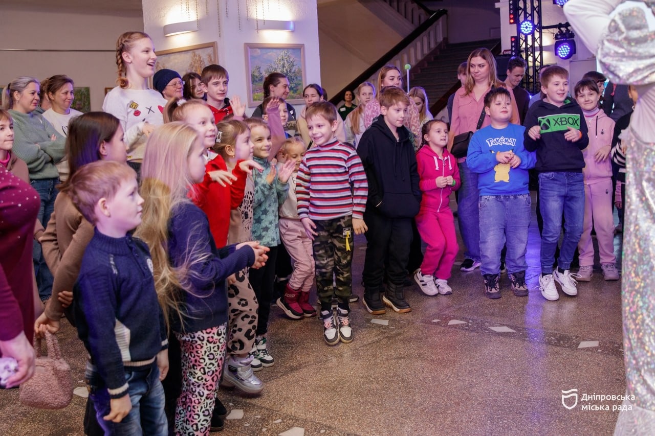 У Дніпрі розпочато масштабний цикл новорічних заходів під загальною назвою «Свята, що дарують добро» - 06.12.2025