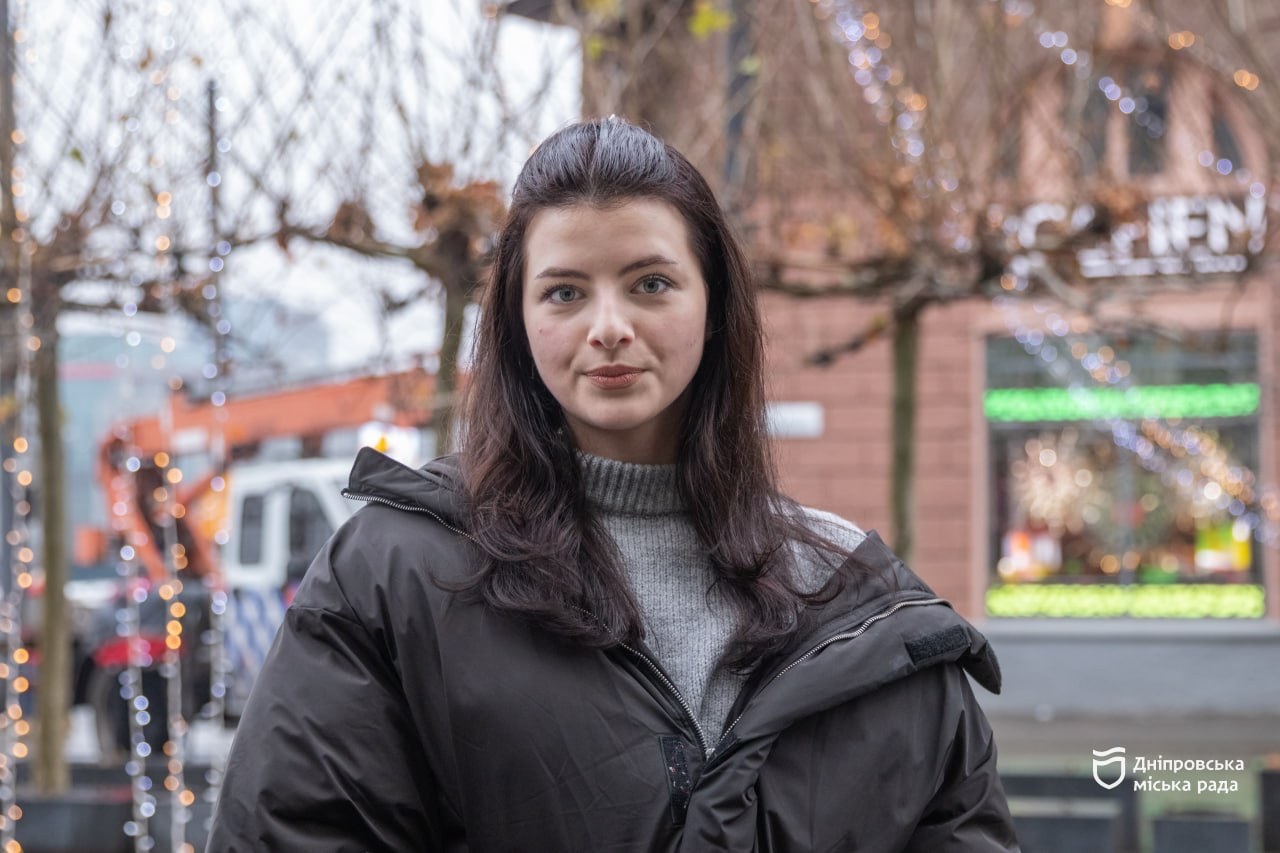 У Дніпрі розпочали встановлення новорічної ілюмінації - 10.12.2025