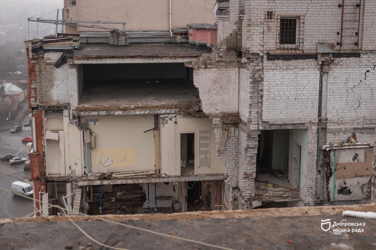Відновлення будинку на Виконкомівській після ракетної атаки рф - 10.12.2025