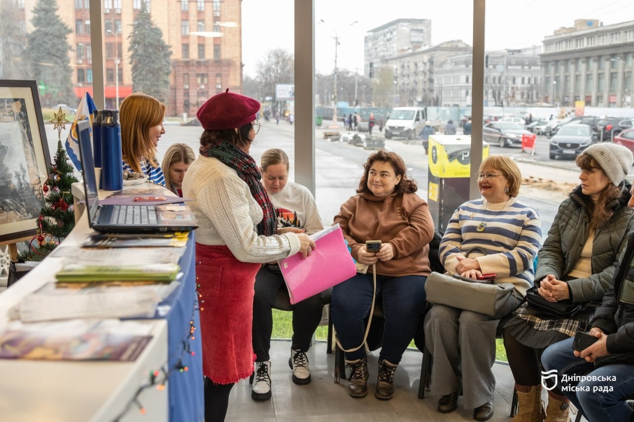 У Дніпрі розпочали серію заходів, щоб подарувати різдвяний настрій дорослим і малечі - 11.12.2025