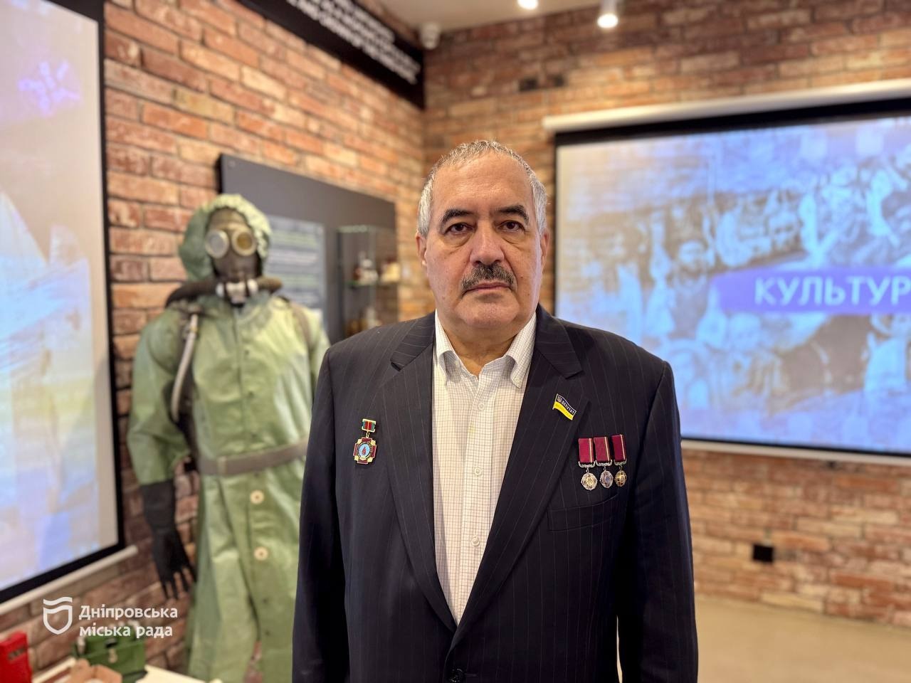 До Дня вшанування учасників ліквідації наслідків аварії на ЧАЕС у Дніпрі вручили міські відзнаки - 12.12.2025