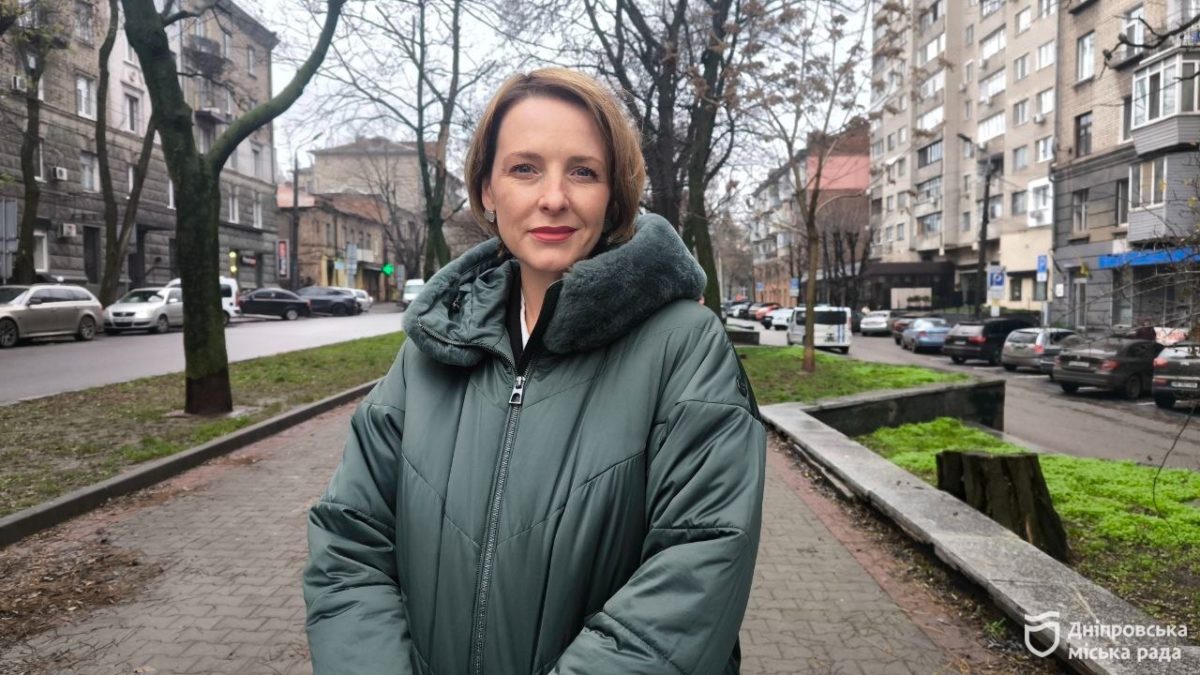 Студенти релокованого з Маріуполя до Дніпра університету висадили у місті алею тюльпанів - 12.12.2025