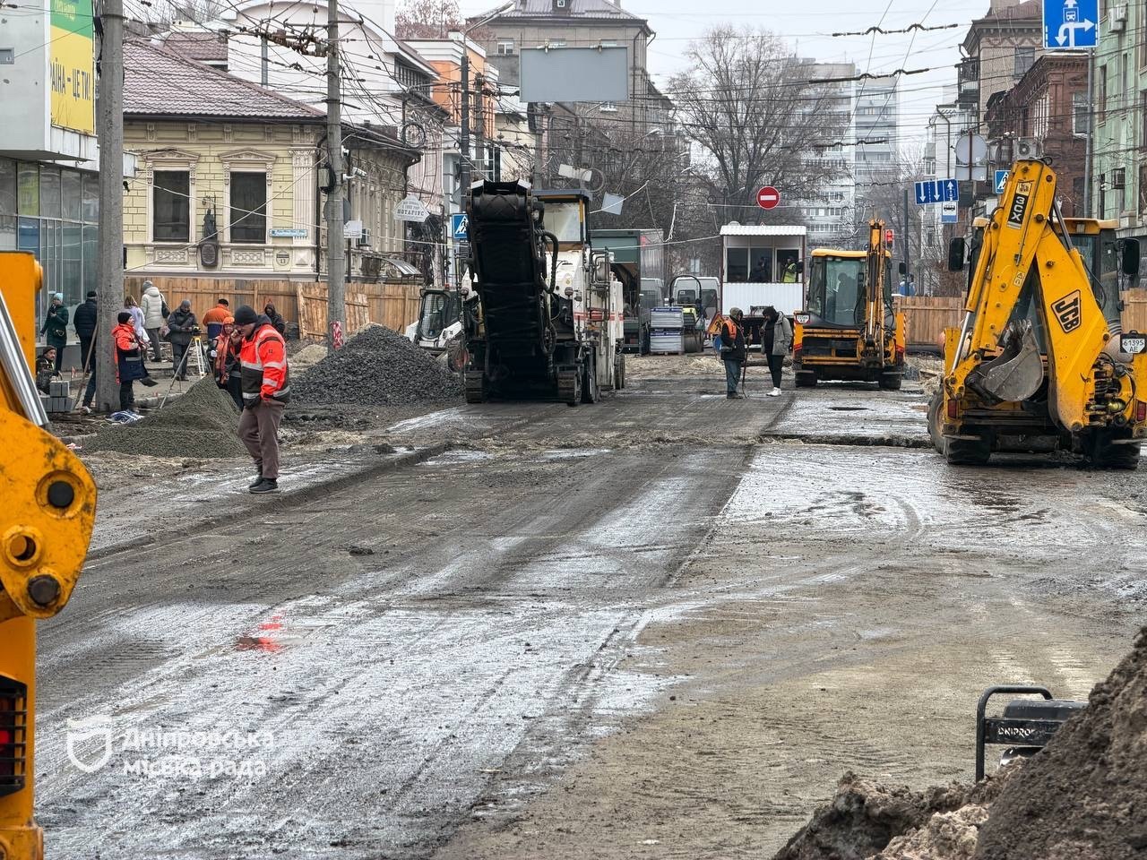 У Дніпрі триває другий етап ремонту зливової каналізації на перехресті вулиць Європейської та Князя Володимира Великого