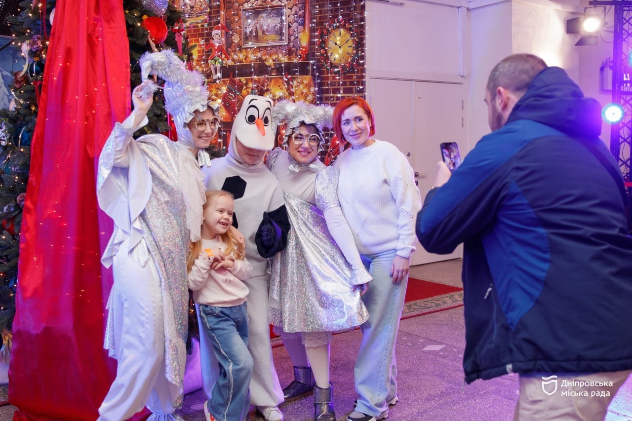 У Дніпрі триває масштабний цикл новорічних заходів «Свята, що дарують добро» - 14.12.2025