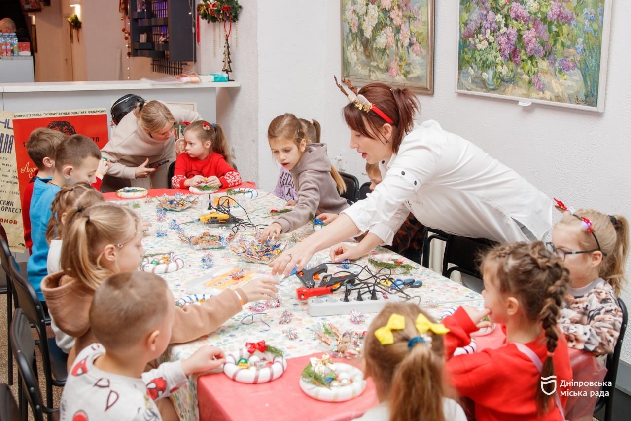 У Дніпрі триває масштабний цикл новорічних заходів «Свята, що дарують добро» - 14.12.2025