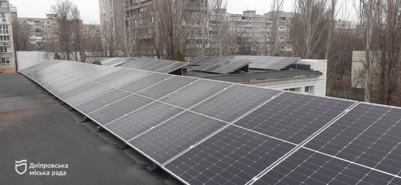 У дитсадках Дніпра встановлюють сонячні батареї та облаштовують укриття - 17.12.2025