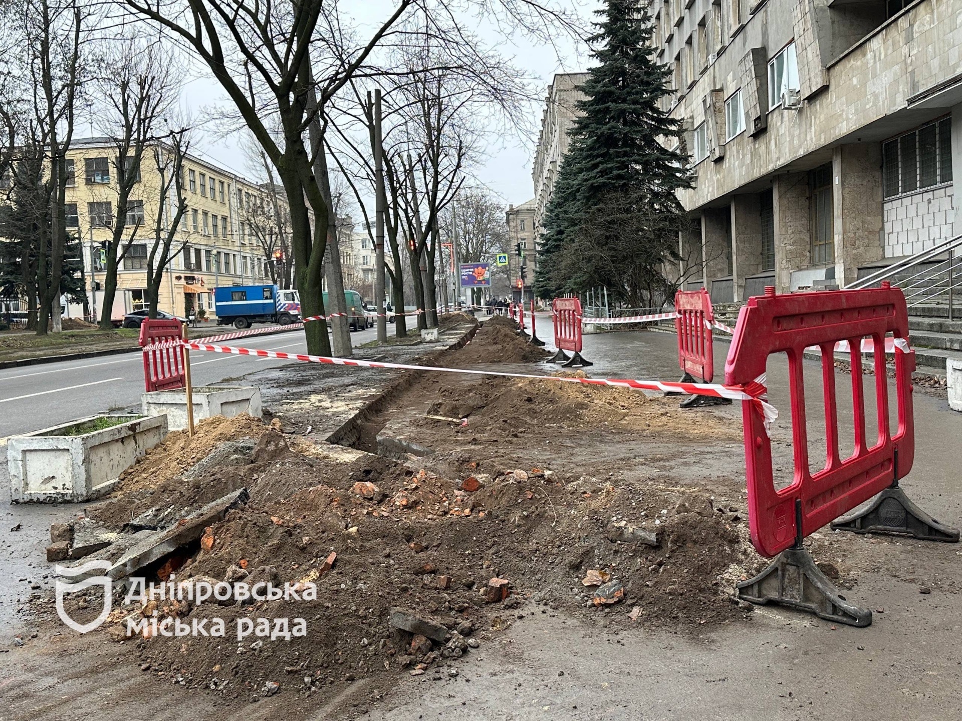 Комунальники відновили кабельну електролінію багатоповерхівки у Дніпрі - 17.12.2025