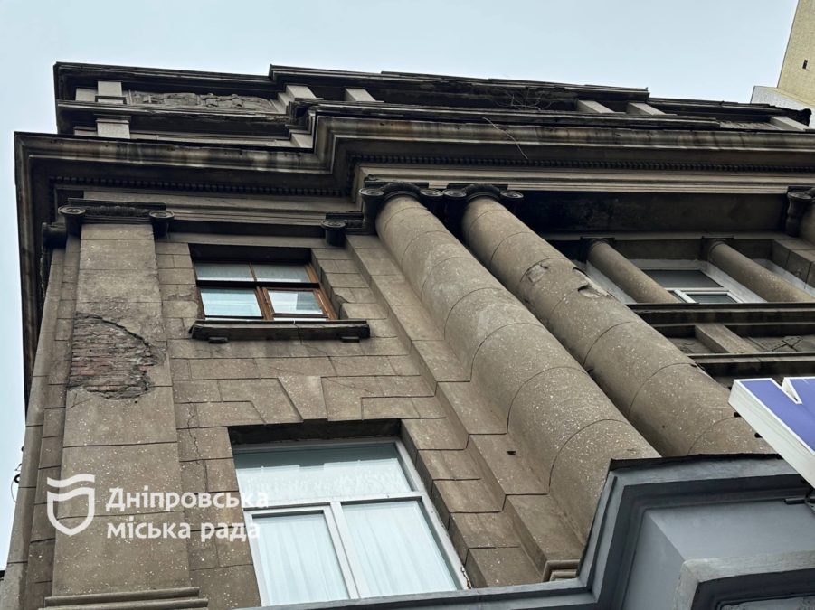 Комунальники відновили кабельну електролінію багатоповерхівки у Дніпрі - 17.12.2025