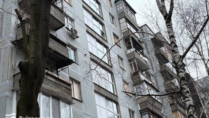 Відновлення багатоквартирного будинку після ракетного удару в Дніпрі