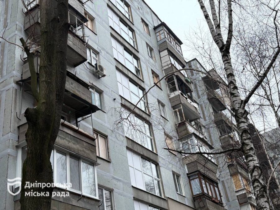 Відновлення багатоквартирного будинку після ракетного удару в Дніпрі