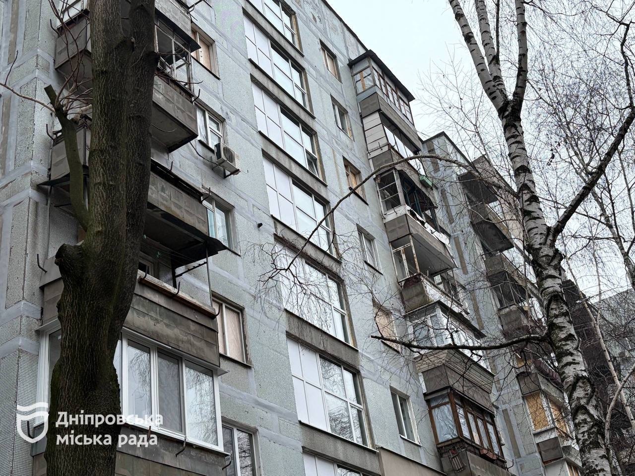 Відновлення багатоквартирного будинку після ракетного удару в Дніпрі
