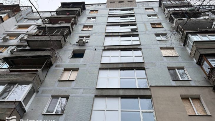 Відновлення багатоквартирного будинку після ракетного удару в Дніпрі
