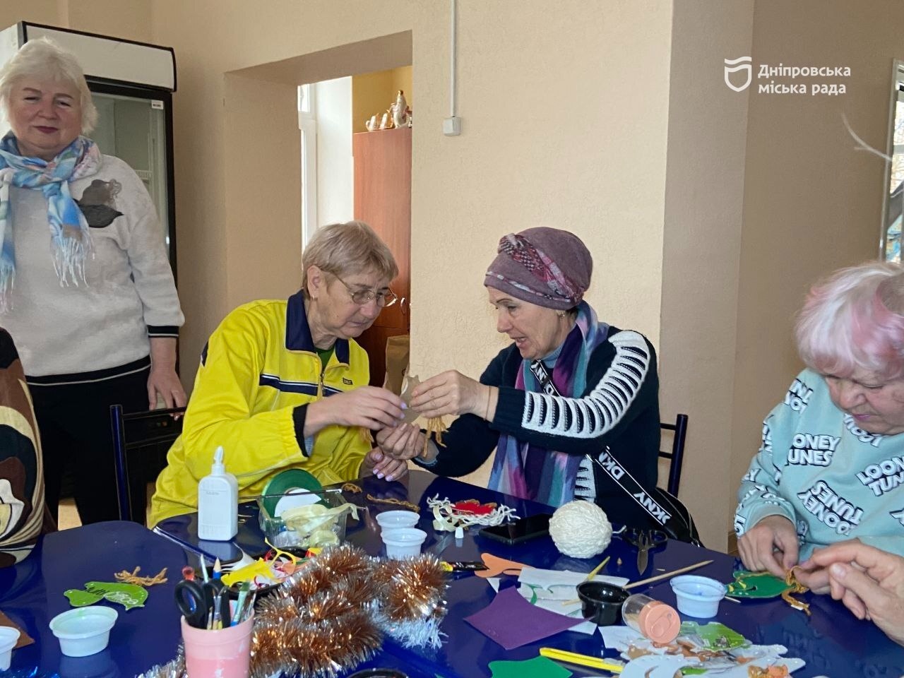 Дніпровський терцентр: соціальна підтримка та творчі майстер-класи для літніх людей - 23.12.2025