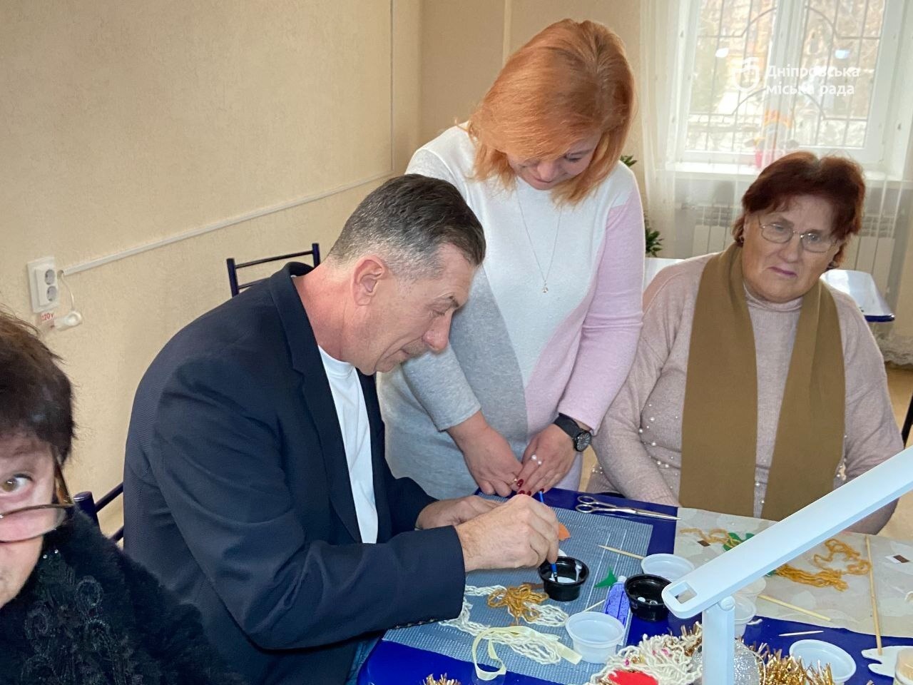 Дніпровський терцентр: соціальна підтримка та творчі майстер-класи для літніх людей - 23.12.2025