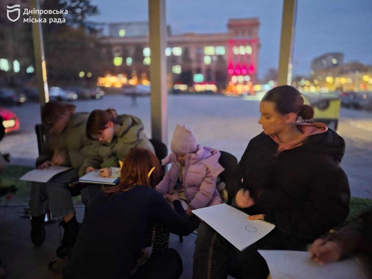 У Дніпрі організували для юних дніпрян творчий майстер-клас - 23.12.2025