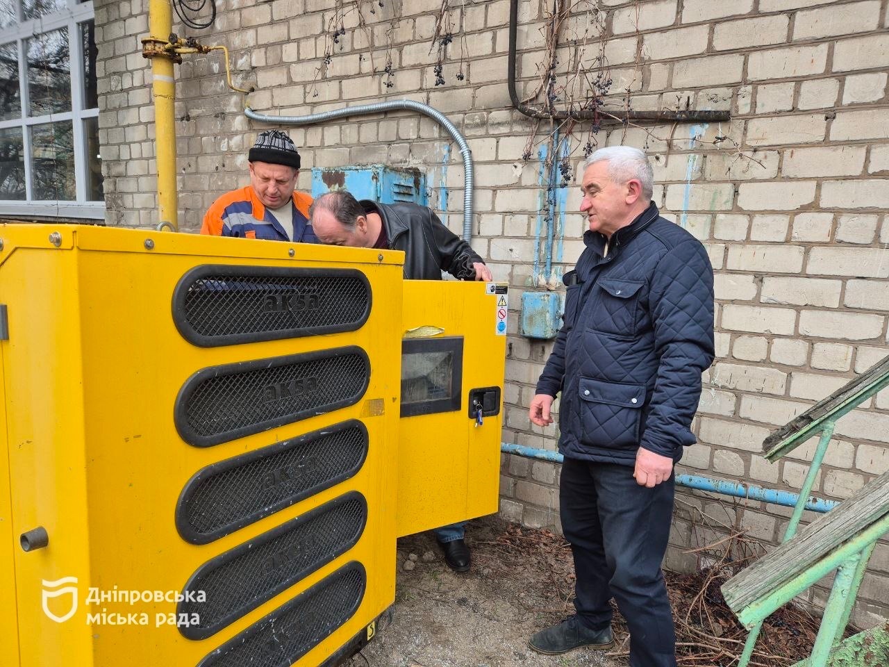Дніпро забезпечує тепло генераторами під час відключень електроенергії - 24.12.2025