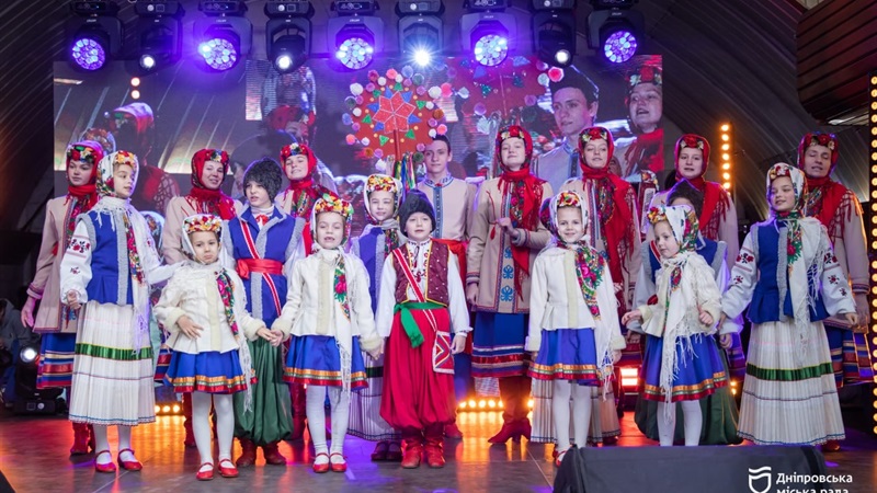  Дніпро святкує Різдво: свято дітей, захисників та громадян ВПО - 25.12.2025