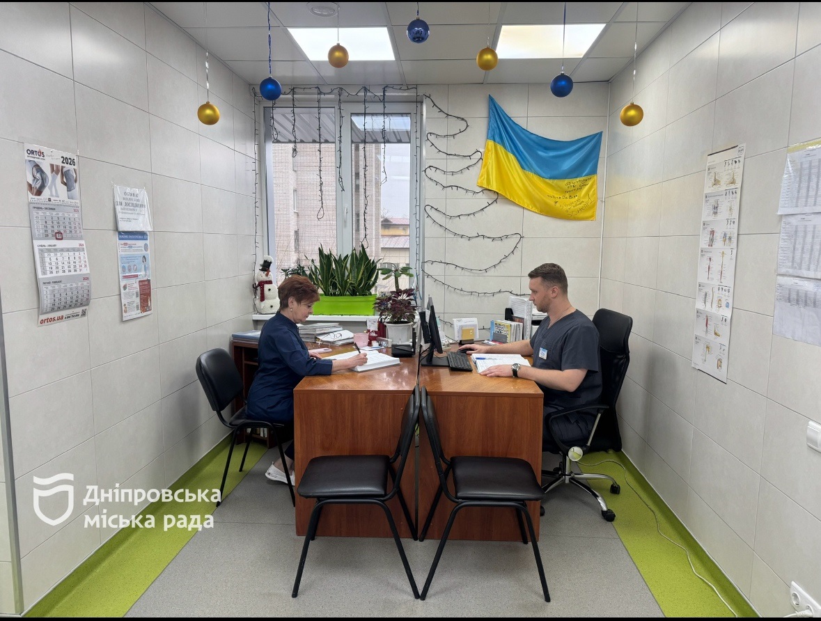 Міські заклади охорони здоров’я Дніпра готові до роботи у святковий період - 25.12.2025