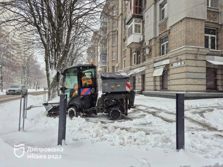 Ліквідація наслідків хуртовини у Дніпрі - 28.12.2025