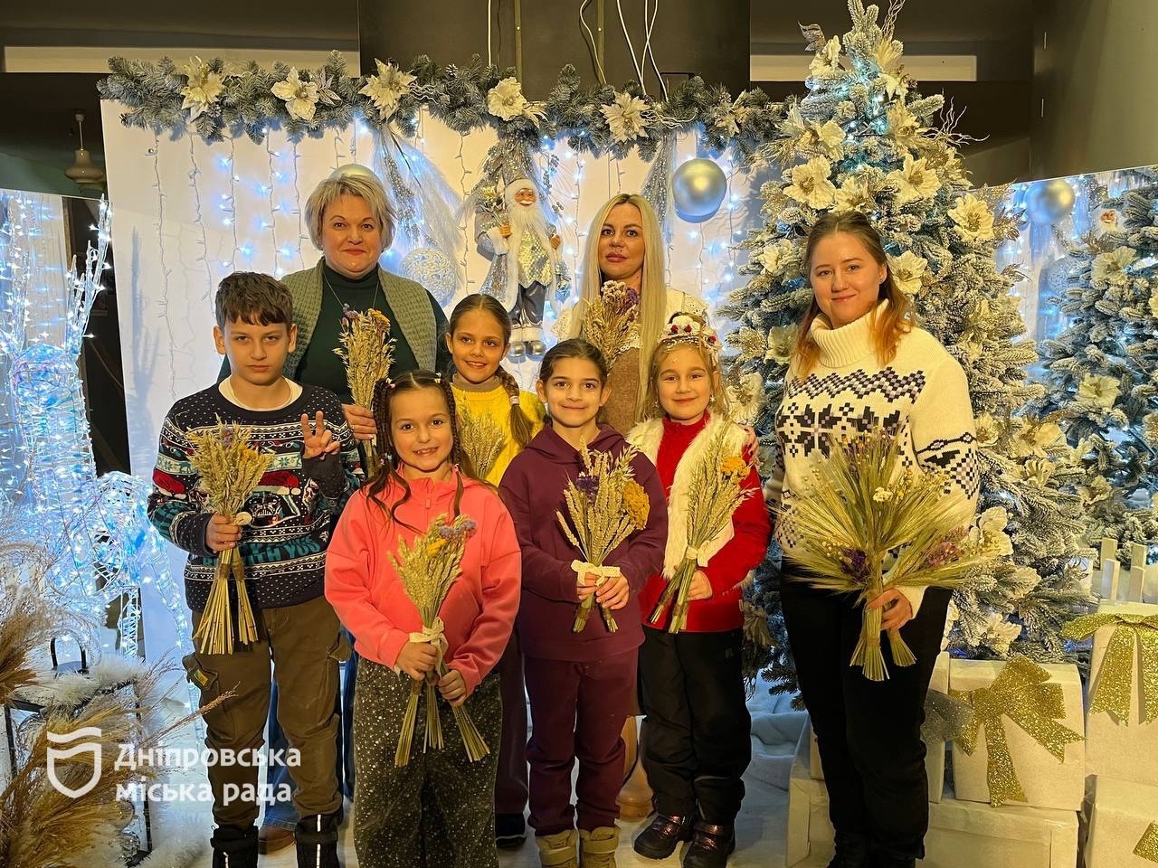 У Дніпро оновлює позашкілля та проводить різдвяні майстер-класи для дітей - 29.12.2025