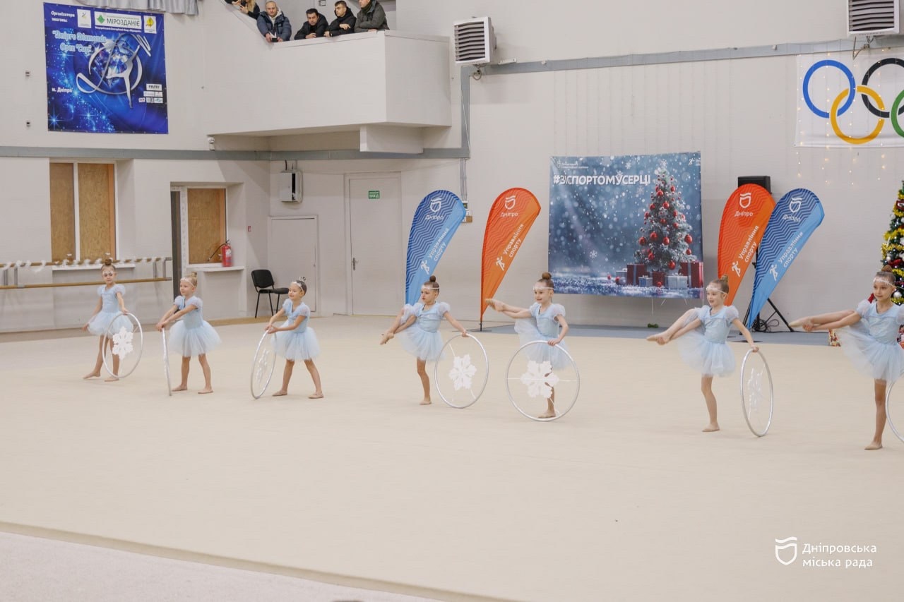 У Дніпрі близько 120 юних гімнасток створили Різдвяне дійство - 29.12.2025
